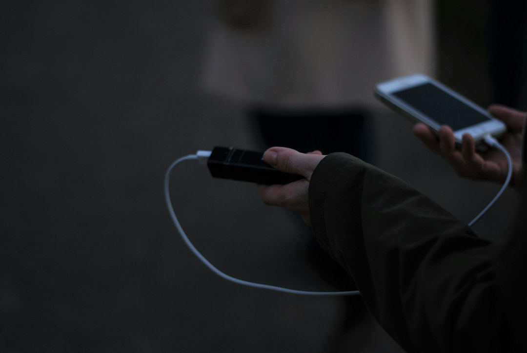 Powerbanks in het vliegtuig: dit zijn de regels (en ze worden strenger)